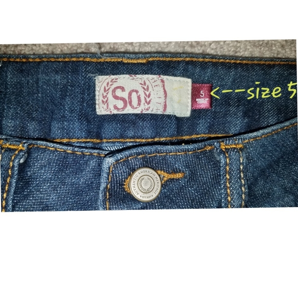 Shorts - Picture 3 of 3